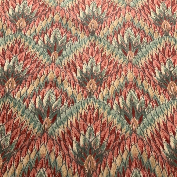 Fabric Leaf Feather Pattern 38” x 54” Raw Edges Lightweight - Picture 1 of 6
